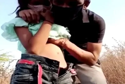 Young adult couple ne outdoor sex video mein hard chudai ki