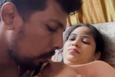 Aadmi ne apni biwi ko seduce karke Tamil xxx video mein chut pel diya