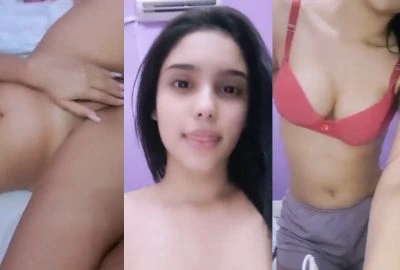 Puneri Maharashtrian beauty ne nangi hokar apni chut mein ungli ki
