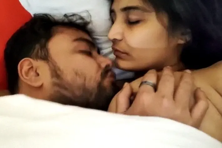 Beautiful GF chuchiyan chat chat ke tickle